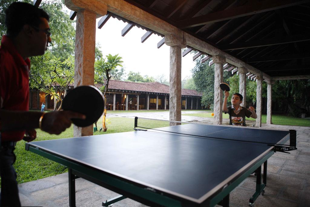 Heritage Madurai Eksteriør billede Table tennis at the resort