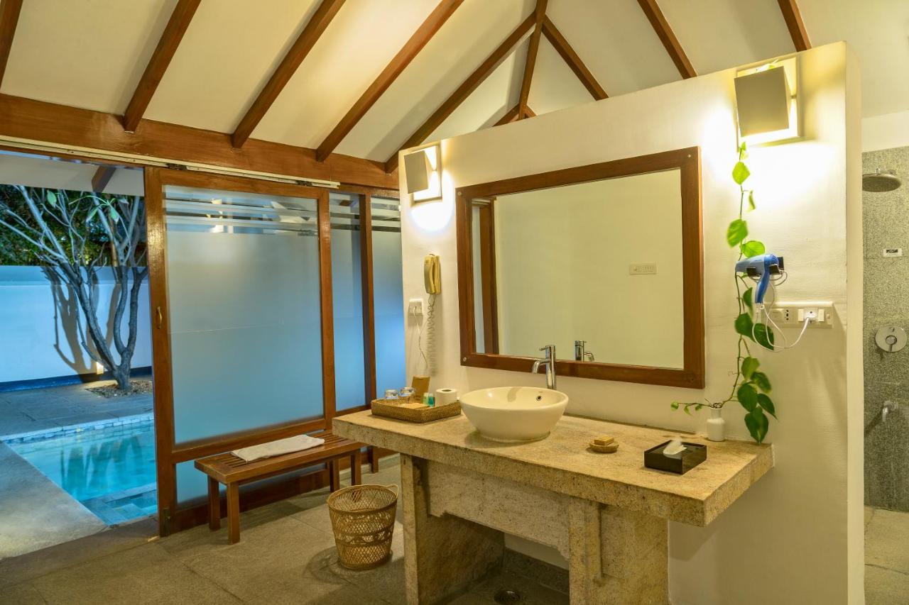 Heritage Madurai Eksteriør billede Bathroom of a beach villa